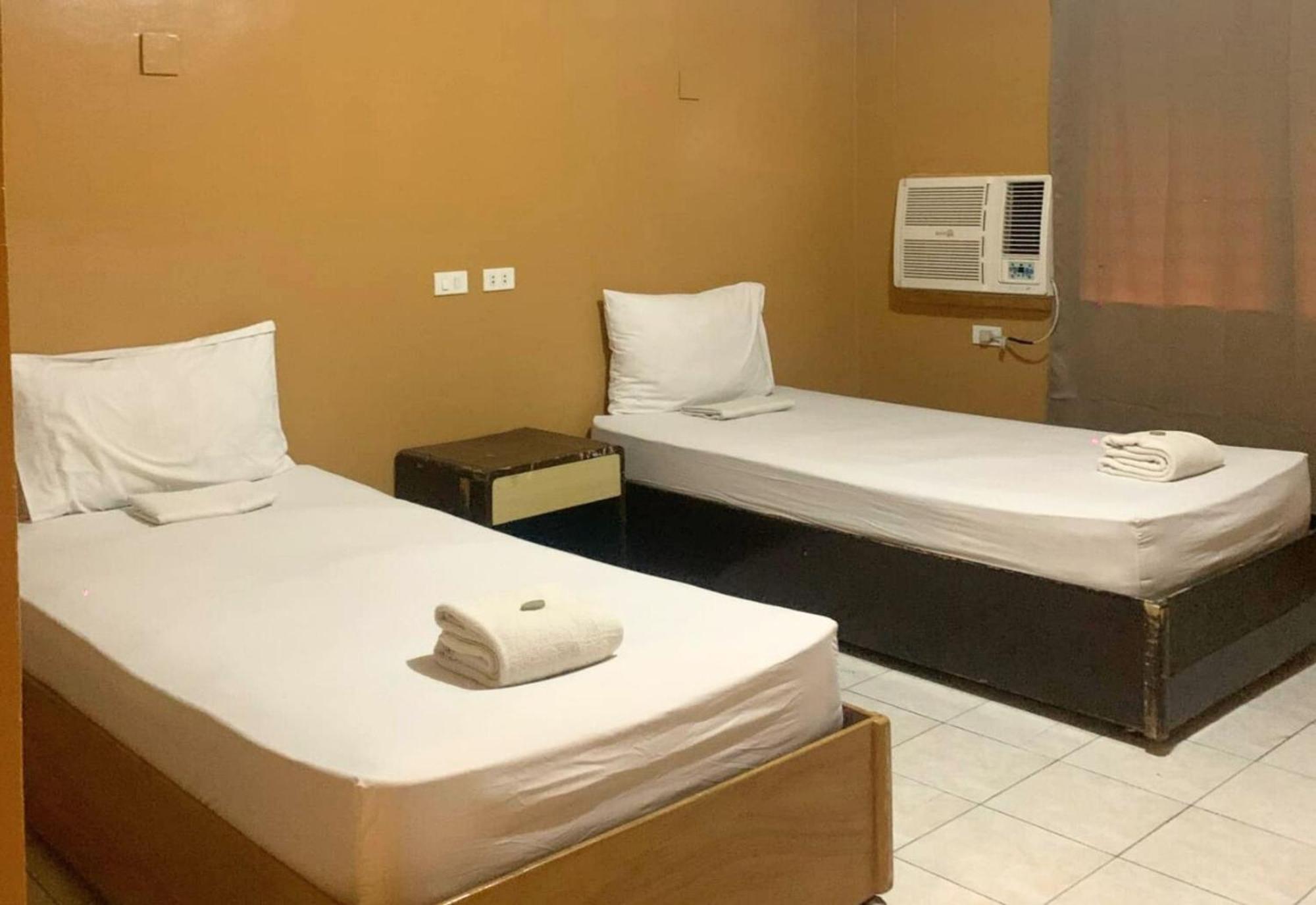 Dona Mercedes Cebu Exterior foto
